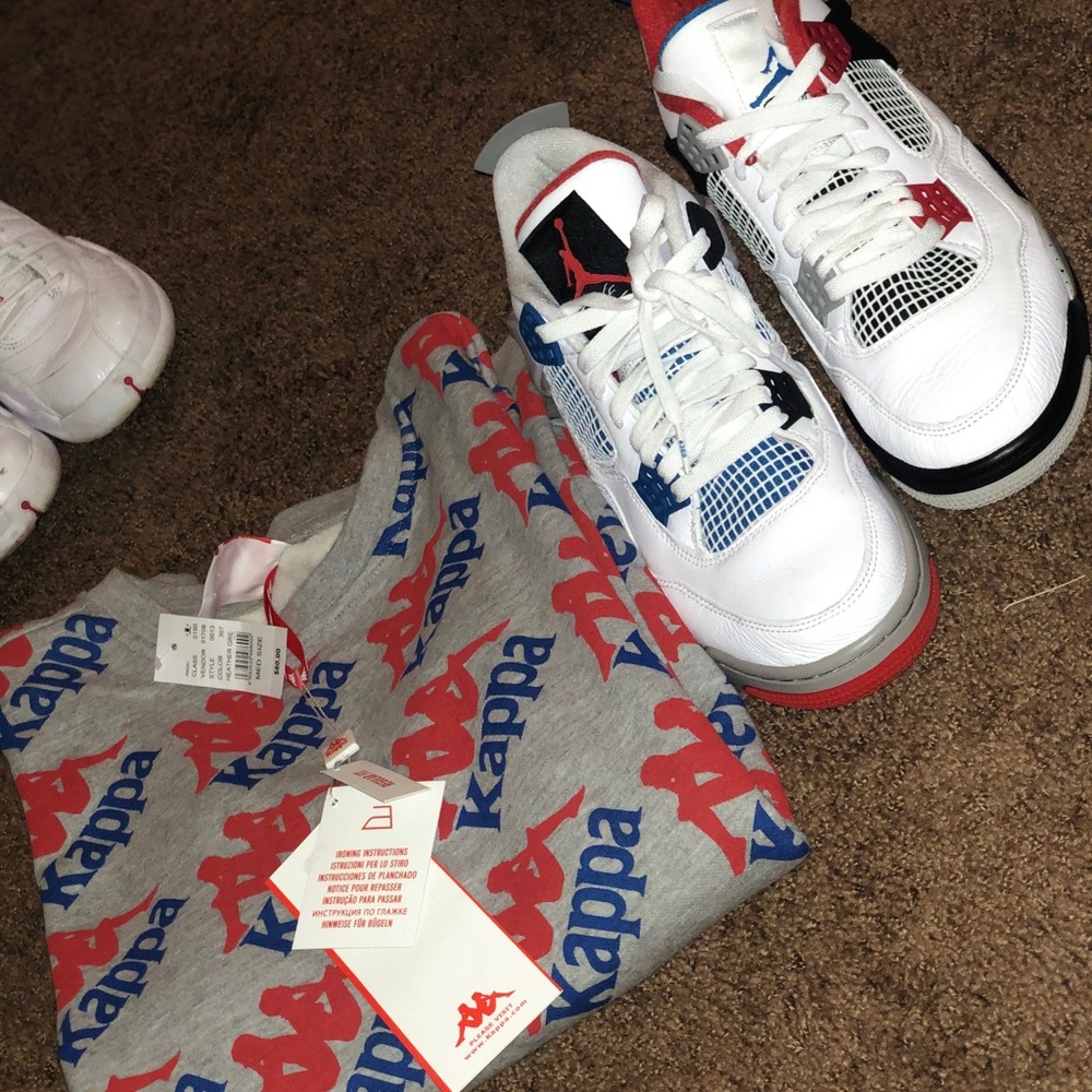 Kappa Crewneck Medium & “ What The”4s Size 9.5Set